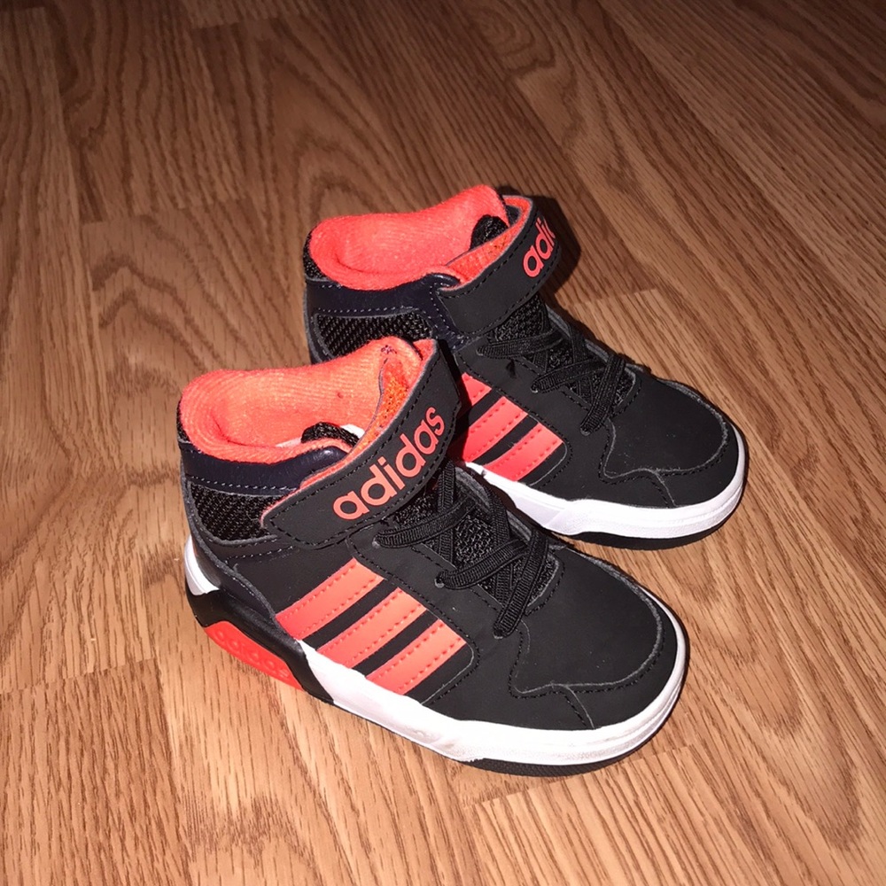 Adidas Hoops Mid - Picture 2 of 3